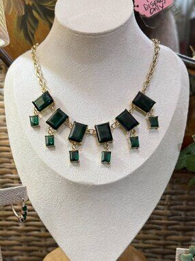 Faux Emerald Green Glass Gold Tone Statement Necklace